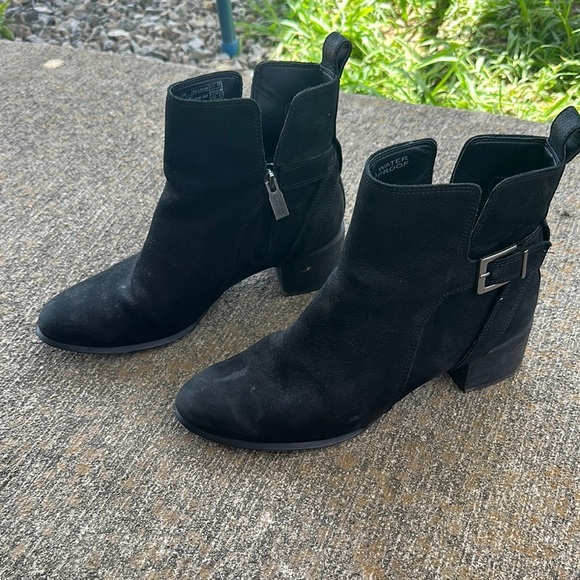 Vionic Women’s Black Booties size 9.5 - Picture 1 of 5